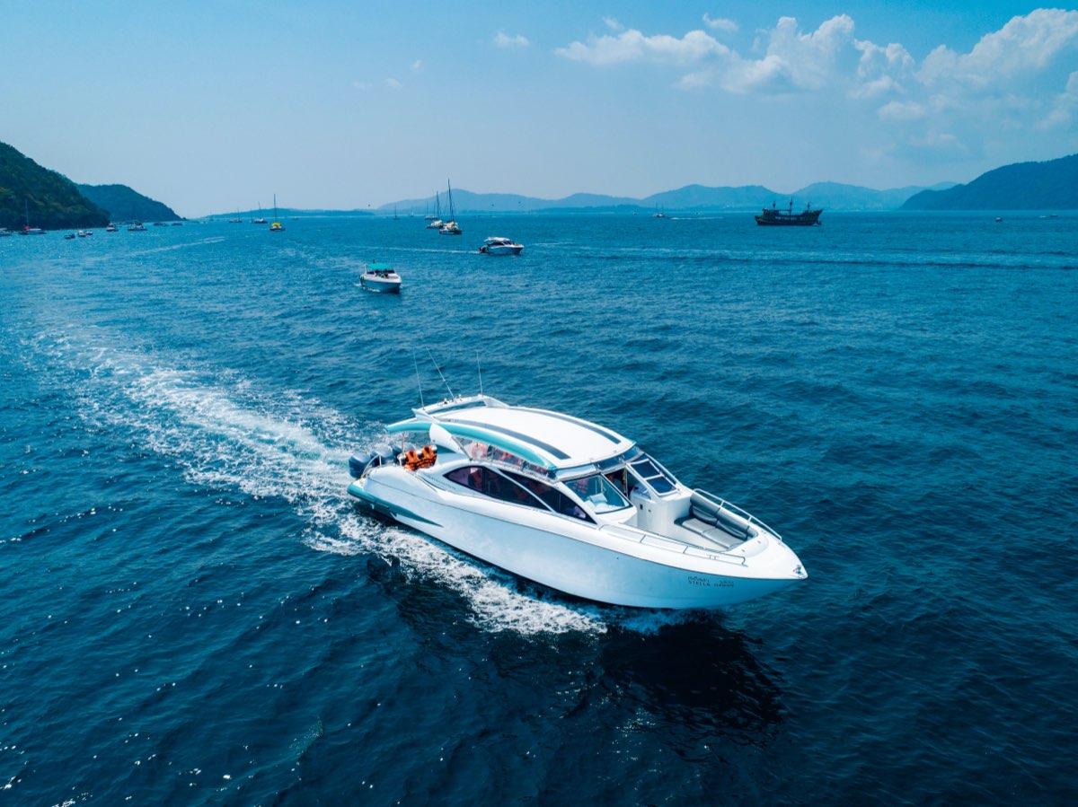 Moana speedboat view